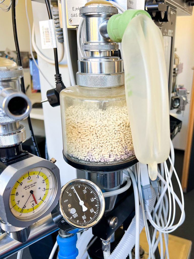 Gut gefuellter CO2 Absorber Kanister